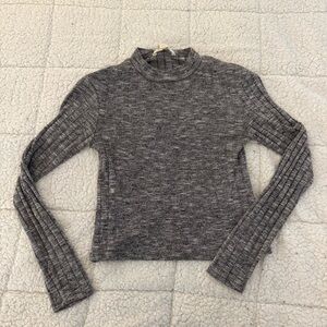 Urban Heritage Gray Ribbed Sweater